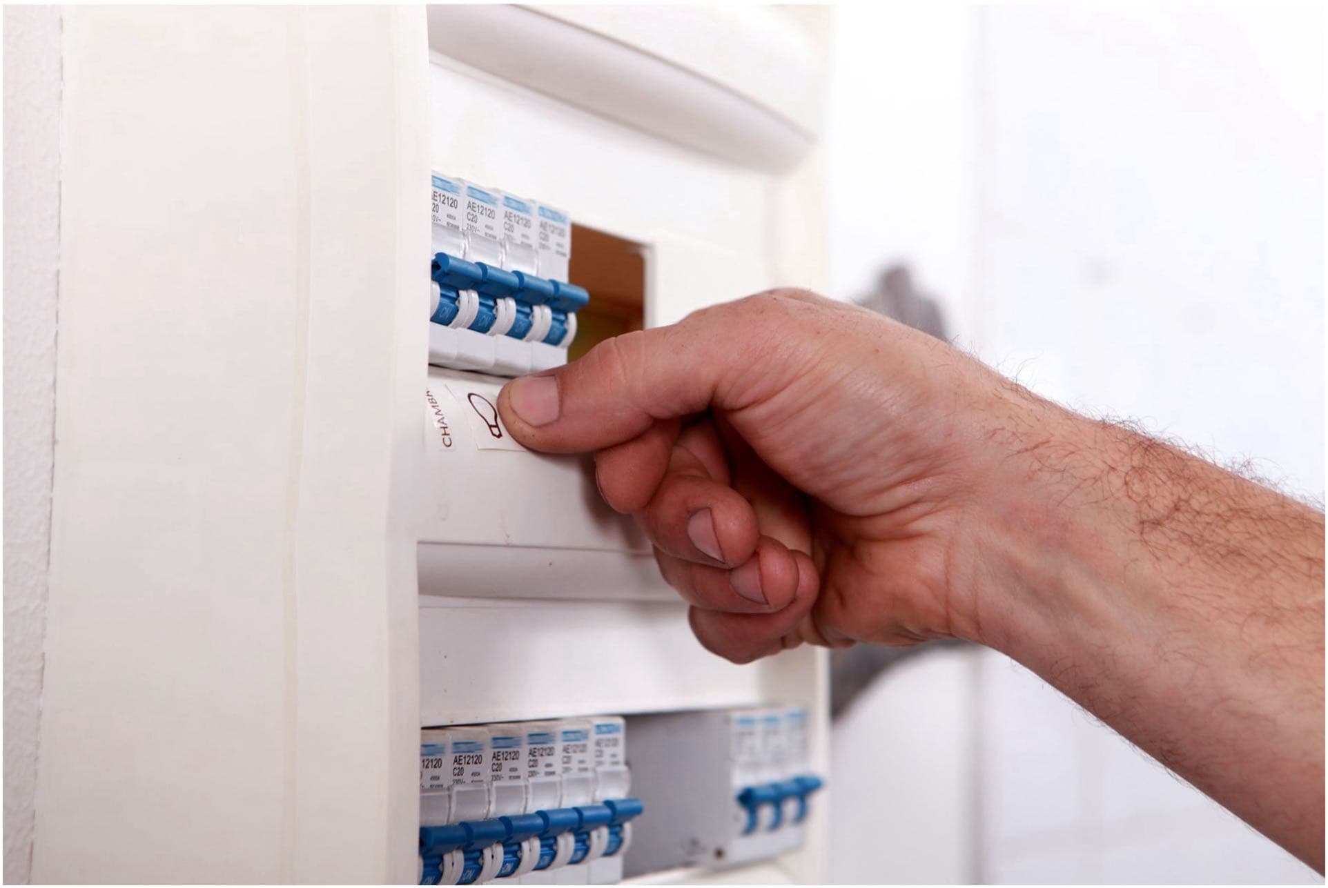 3-reasons-you-should-upgrade-your-electrical-panel-prairie-electric